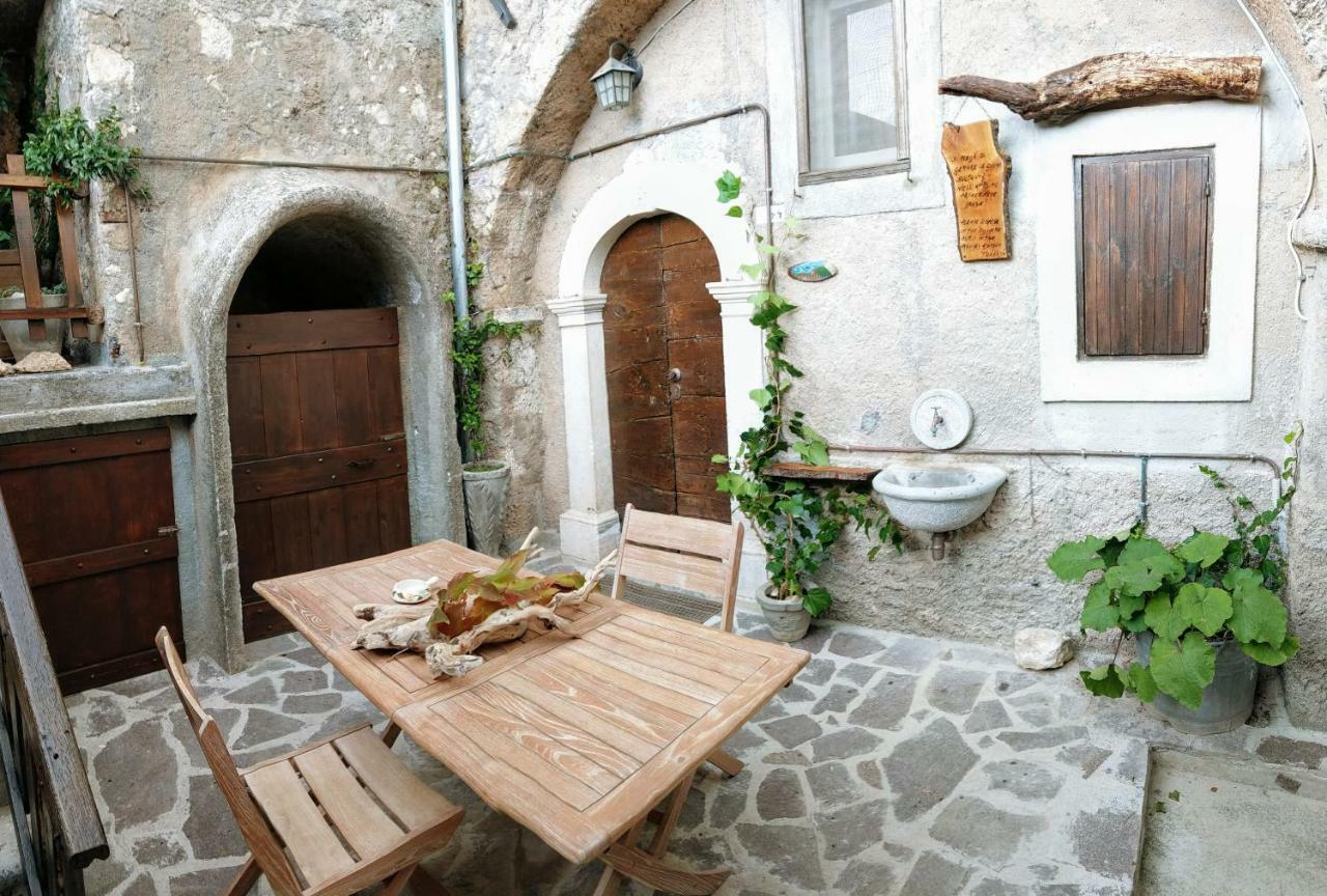 La Corte Di Sabatino Calascio Exterior foto
